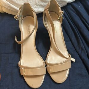 nine west nude heels